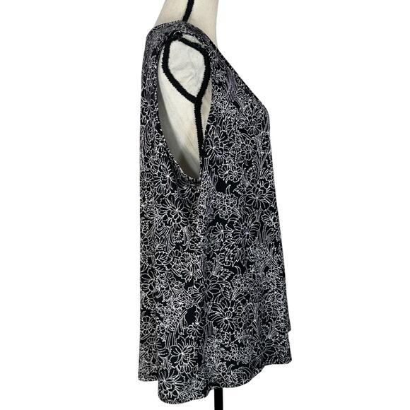 Lane Bryant 18/20 Top Floral Stretch Layered V-Neck Sleeveless Draped Accent - Picture 4 of 9